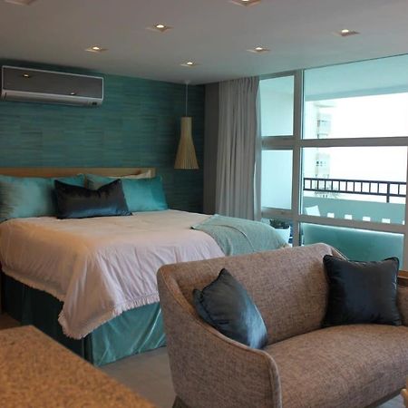 Enchanted 17 Jewel Beachfront Luquillo -Pool Bagian luar foto
