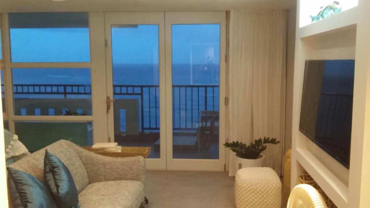 Enchanted 17 Jewel Beachfront Luquillo -Pool Bagian luar foto