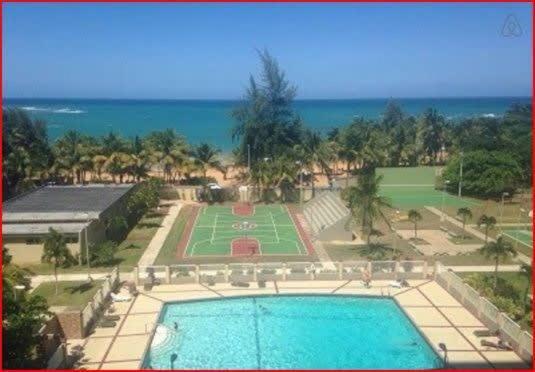 Enchanted 17 Jewel Beachfront Luquillo -Pool Bagian luar foto