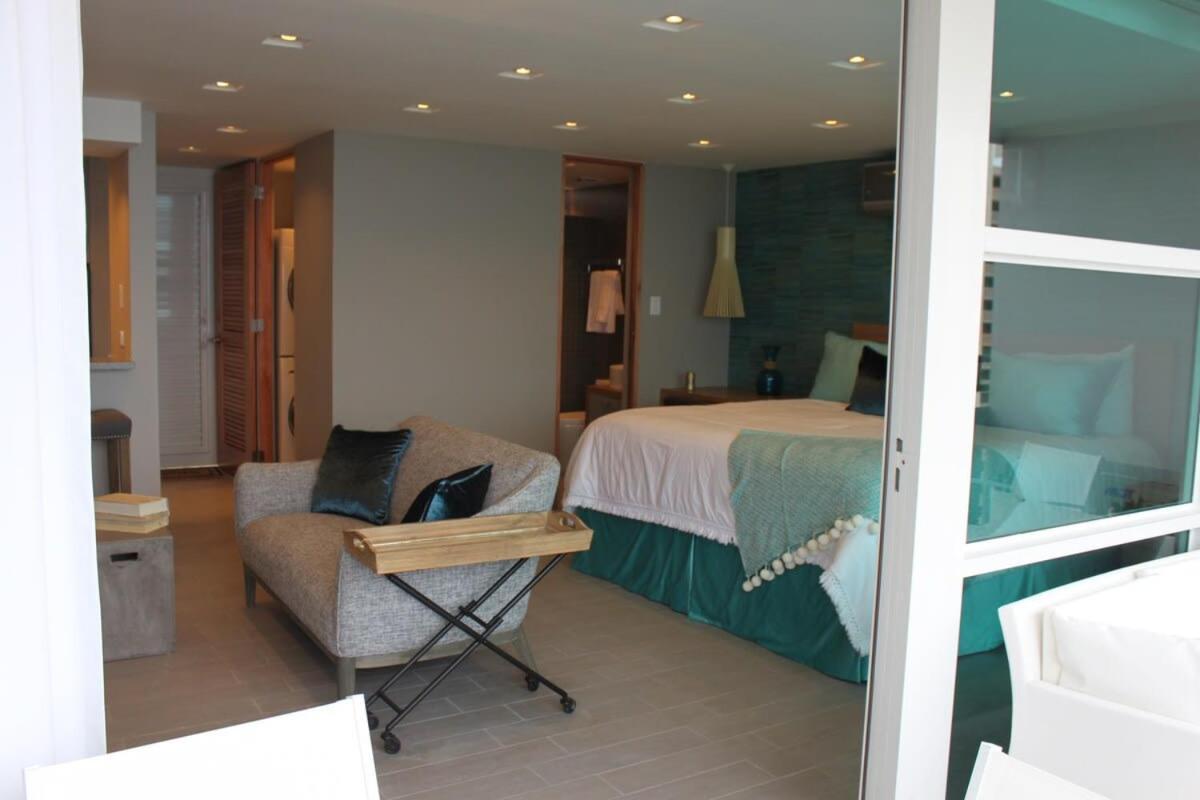 Enchanted 17 Jewel Beachfront Luquillo -Pool Bagian luar foto